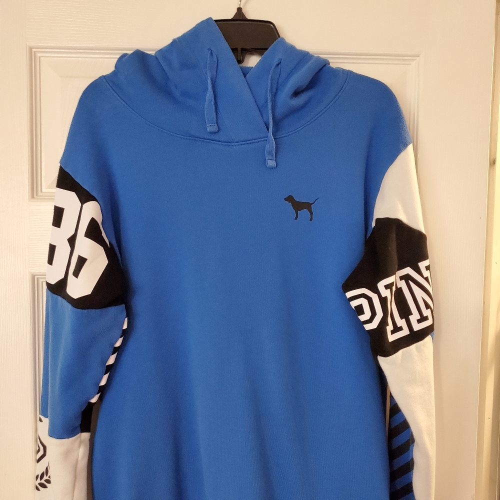 Large Pink V.S. hoodie with side pockets